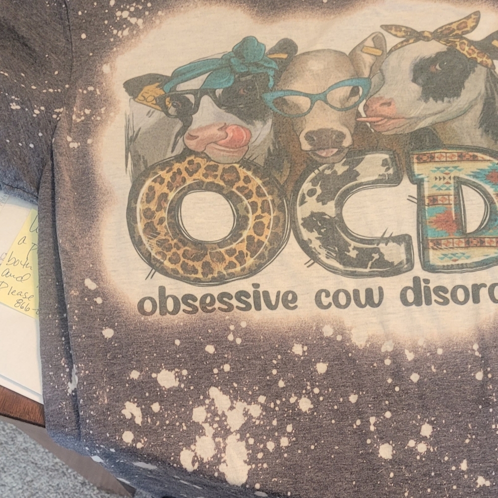 Gildan Gray Short Sleeve Tee with Cow Graphic